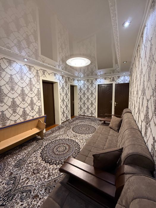 Shahar markazida fayzli hovli uy