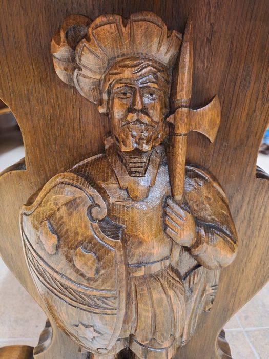 УНИКАТ! Маса за трапезария с богата дърворезба