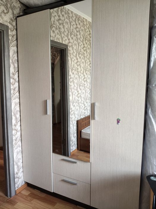 Продам шкаф платенной