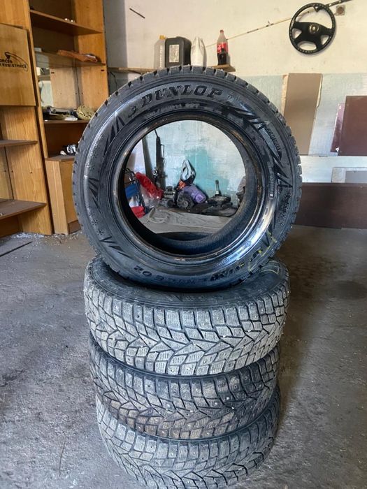 Продаю шины шипованные