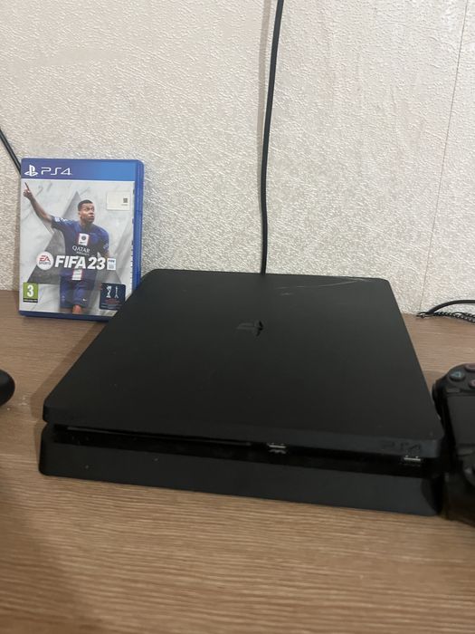 Playstation 4 slim