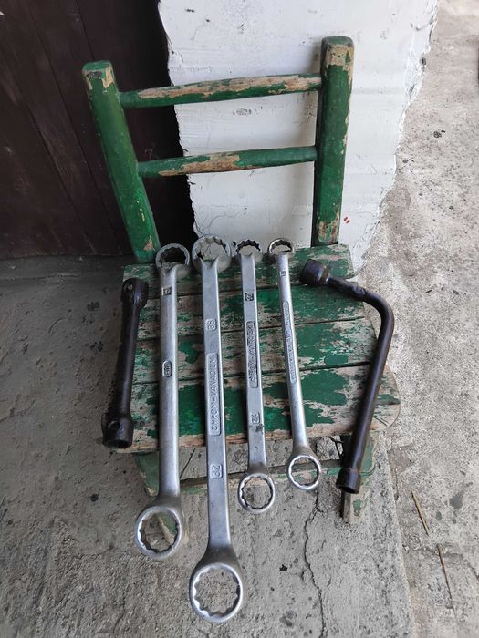 Продавам  разни части и артикули за селскостопански машини