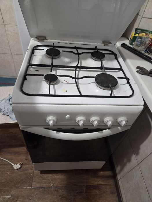 Газовая плита бу продам