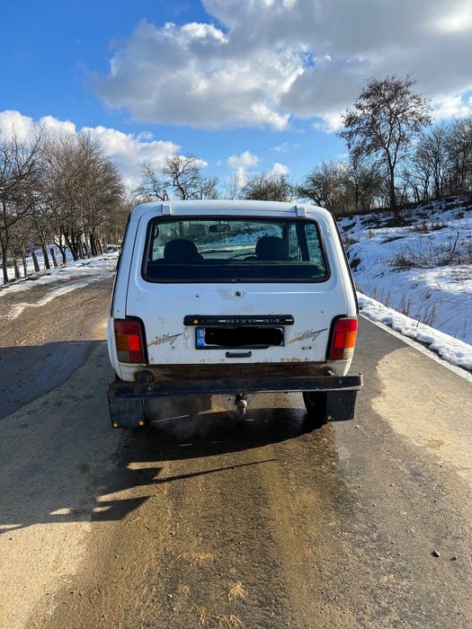 Dezmembrez lada niva 1.7