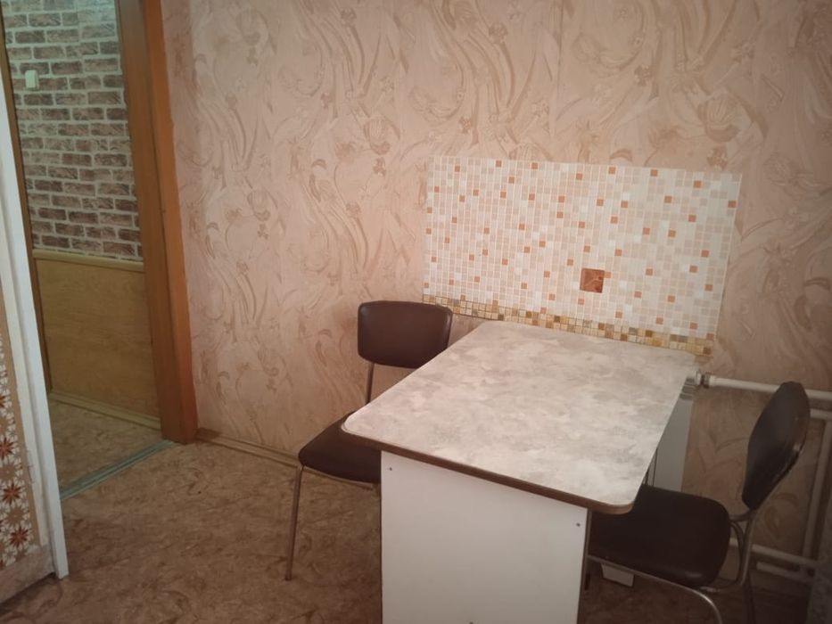 Сдам 1 ком квартиру район ком рынка.