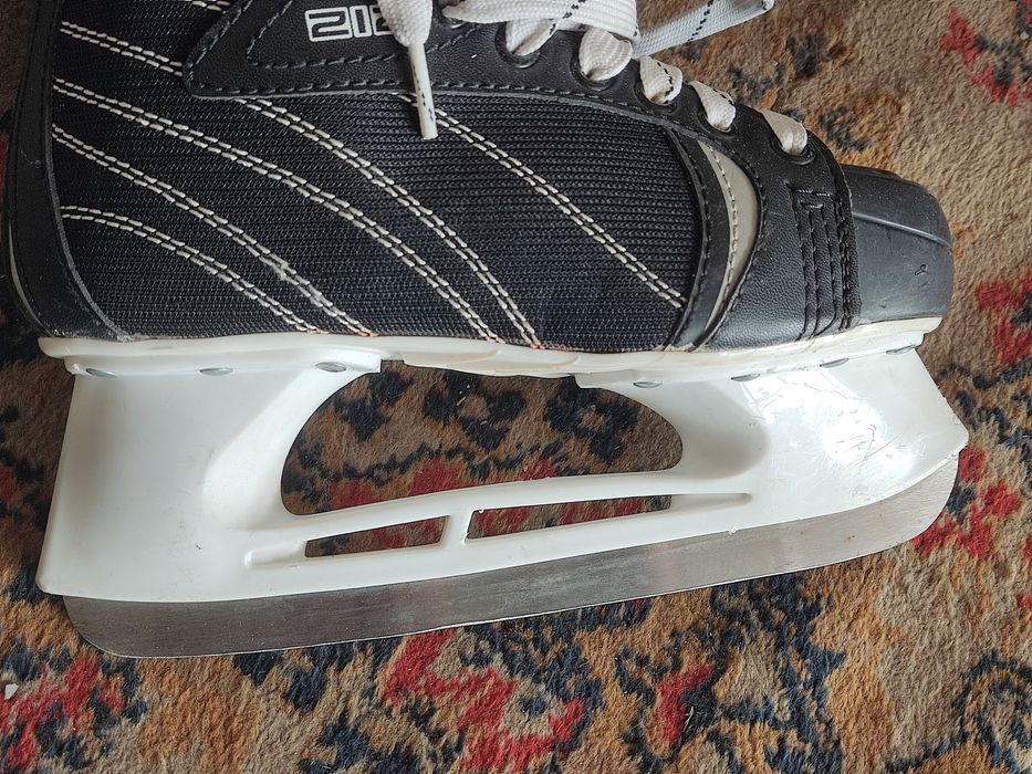 Коньки хоккейные