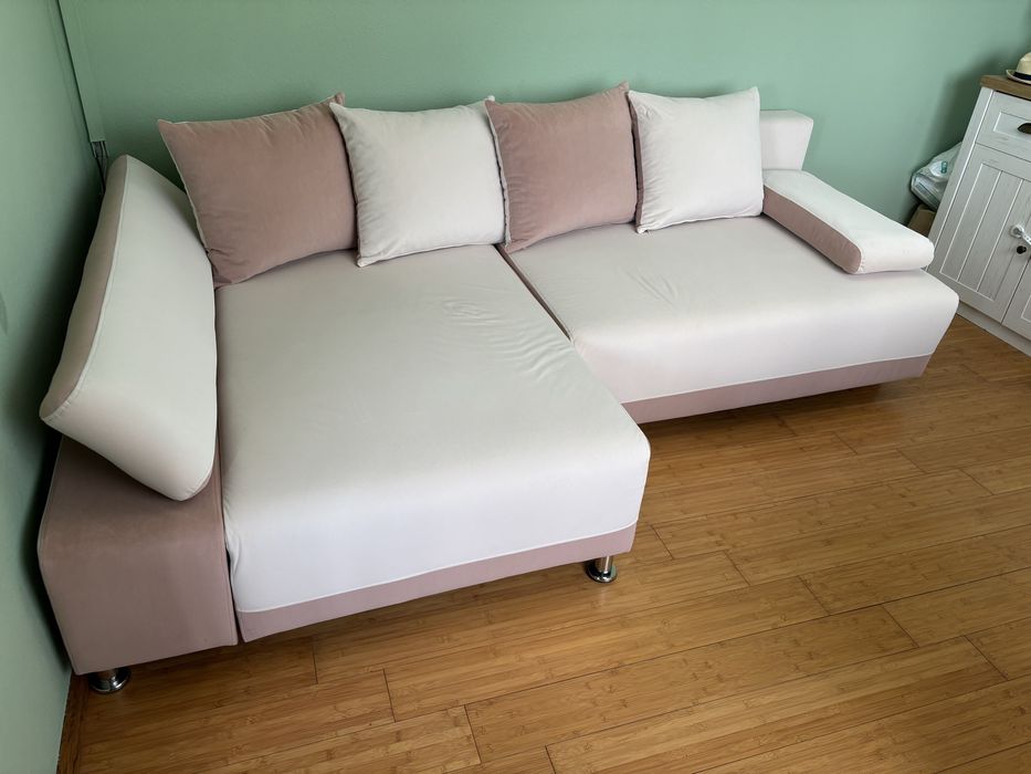 Colțar extensibil cu loc de depozitare, în stare foarte bună