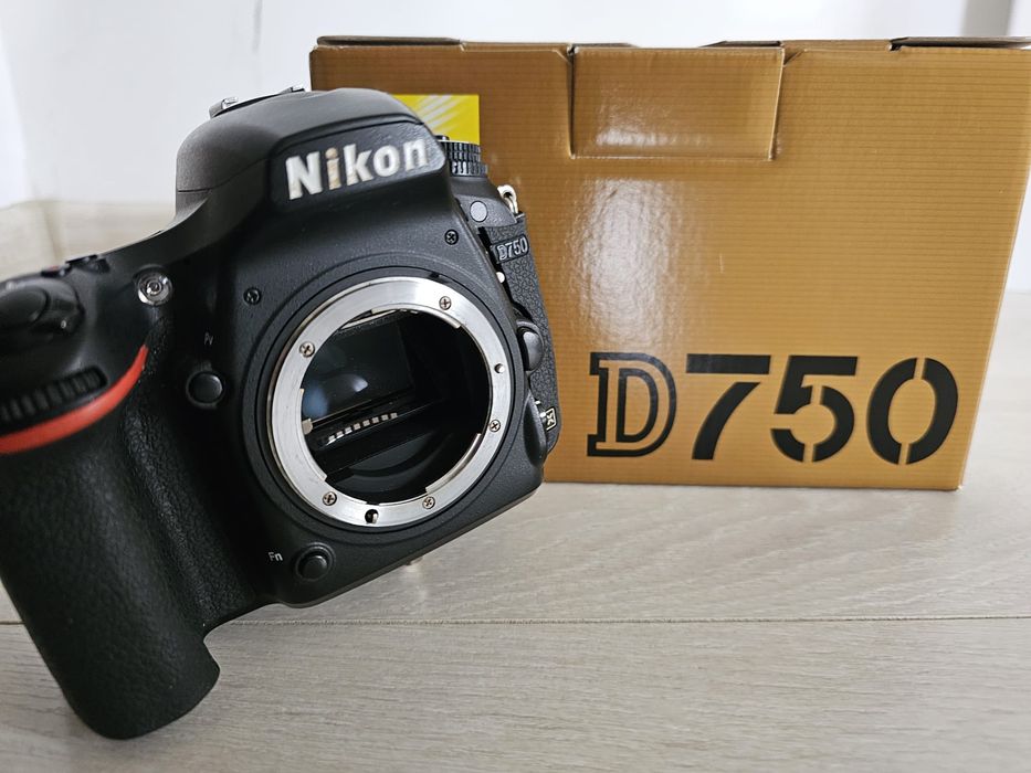 Nikon D750  Blit TT685