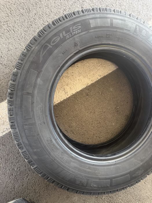 Гуми за Бус 205/75/16C Michelin Nokian