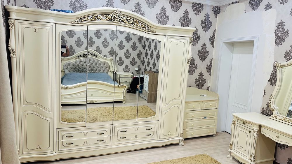 Спальный гарнитур Кассандра