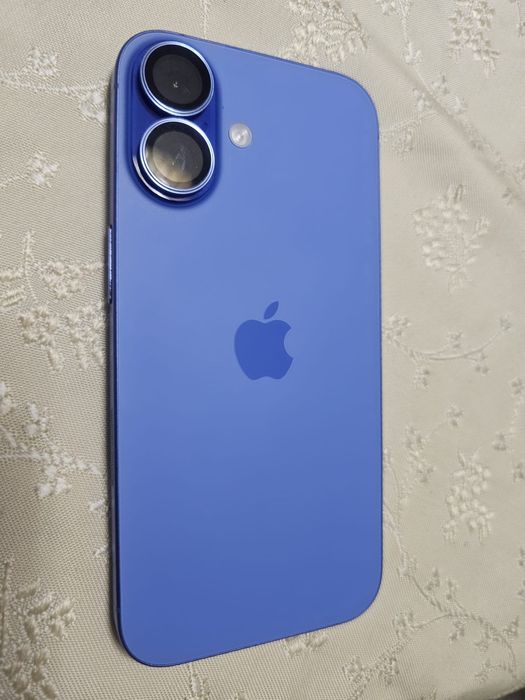 Iphone 16  128 GB ultramarine