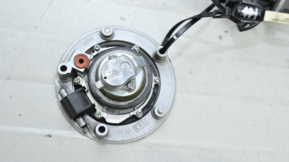 Suzuki GSXR 750 2011 - 2017 L1 - L7 Set Contact Chei Calculator ECU