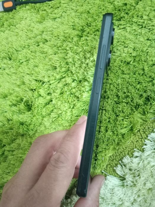 Продам телефон срочно