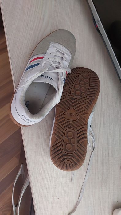 Кроссовки для занятий спортом