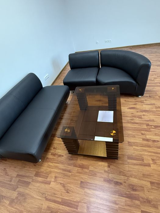 Диван трансформер вместе со столиком на роликах