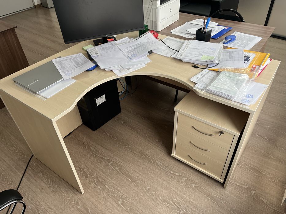 Продается Офисные мебели б/у