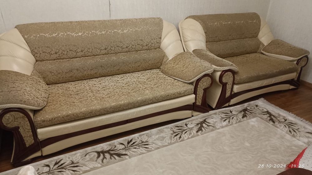Продам диван с креслой