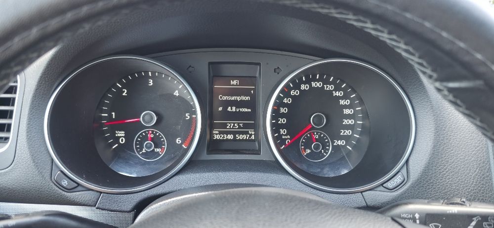 Volkswagen Golf 6 Style 1.6 TDI – 105 CP – 2011