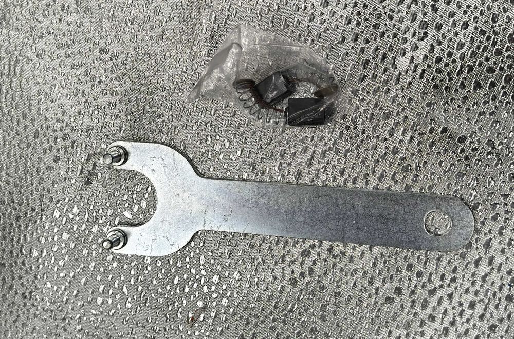 Polizor unghiular 1050W – Putere si Precizie la Pret Imbatabil