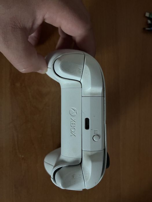 Xbox series s контролер за части и палци нови