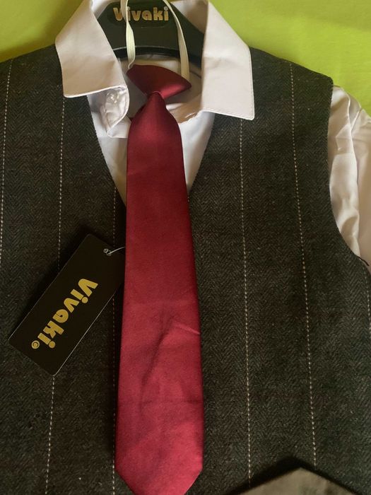 vand costum elegant pentru baieti