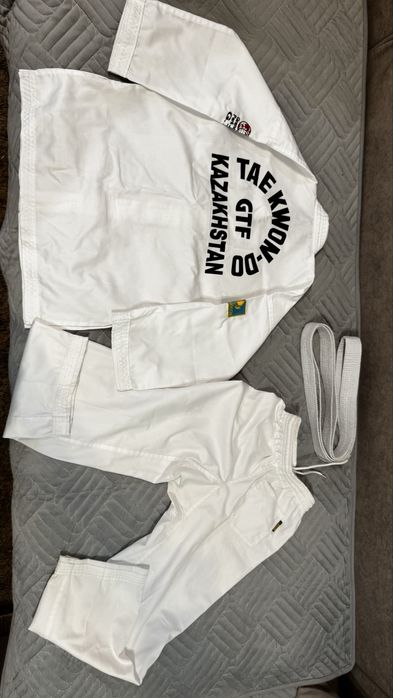Амуниция и форма для тэквандо