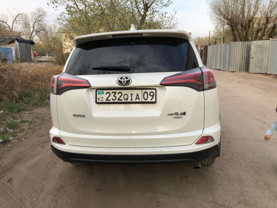Продам срочно Toyota RAV 4