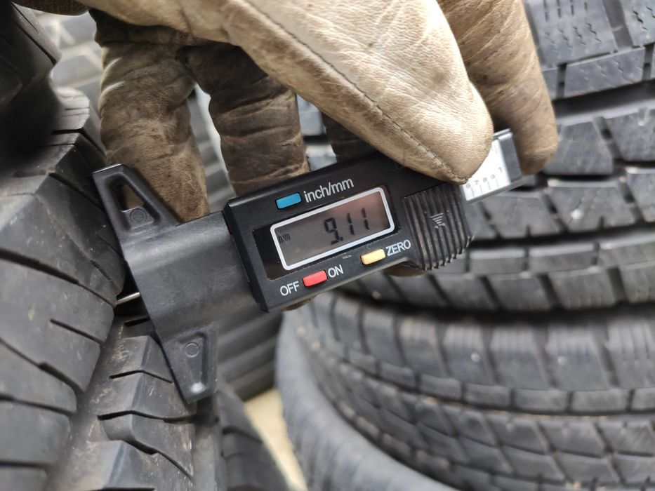 2бр Летни гуми за БУС 205 65 15 С - Uniroyal