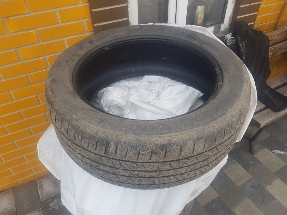 Продам комплект шин