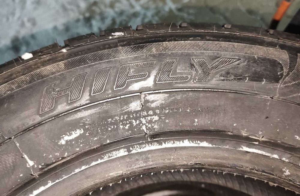 Anvelope 235/65 R17 M+S. NOI