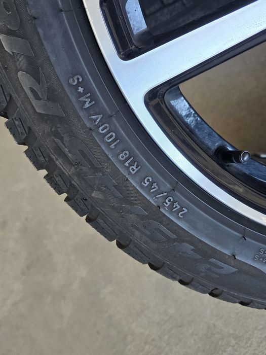 2 Броя 245/45/18 Pirelli 7,5mm 23dot