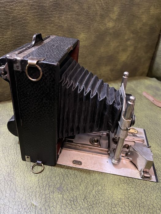 Aparat foto cu burduf din anii 20 cu adaptor Rollex