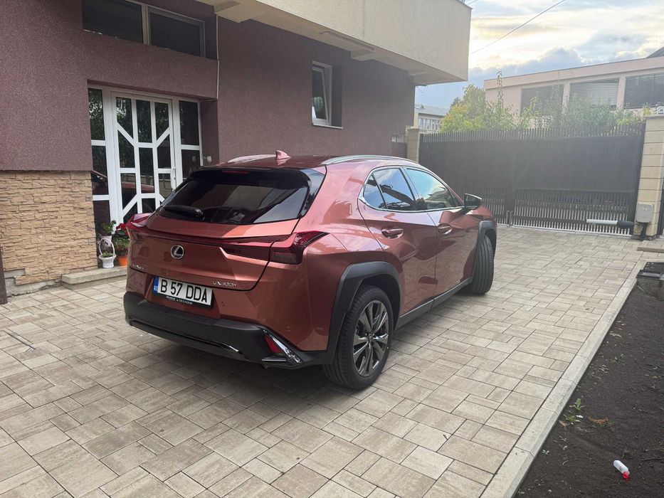 LEXUS UX 2024 — imagine 4