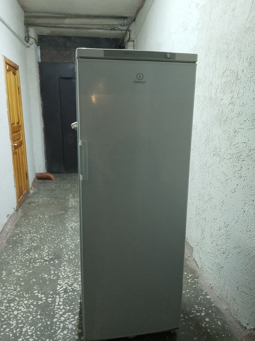 Продам морозильник