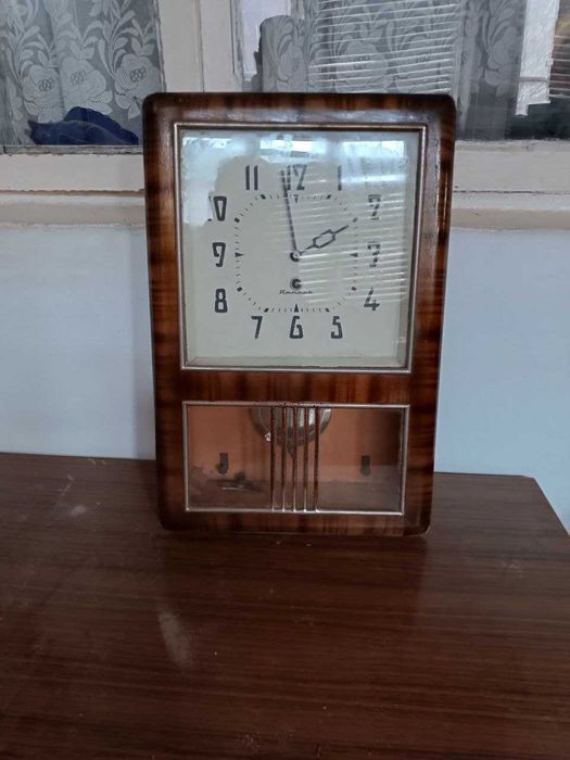 Продается часы с маятником