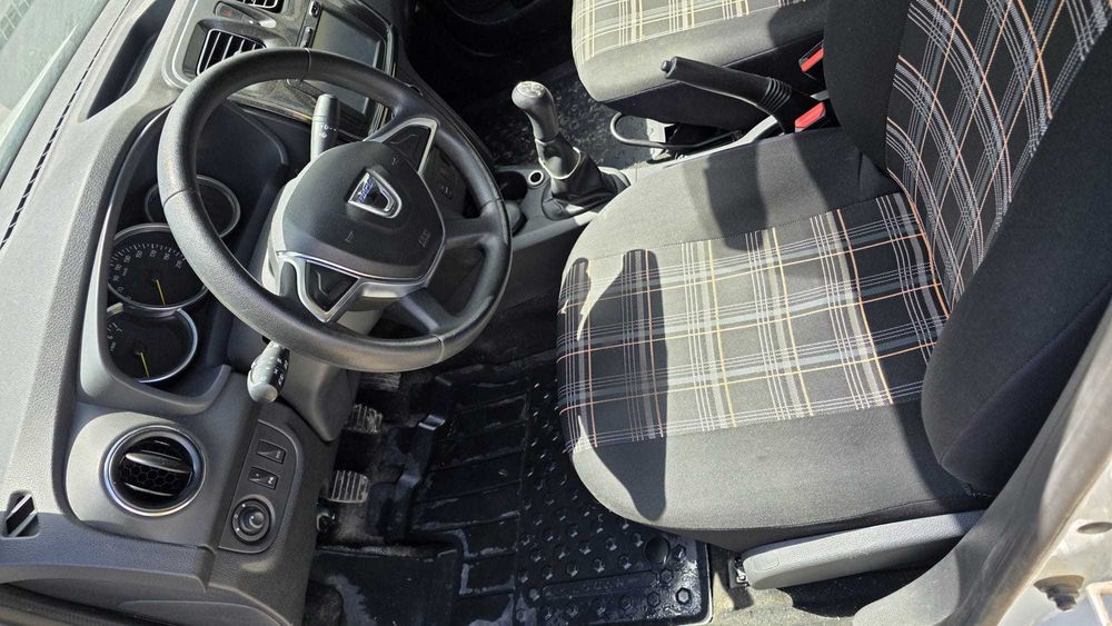 DACIA Logan 2018 — imagine 4