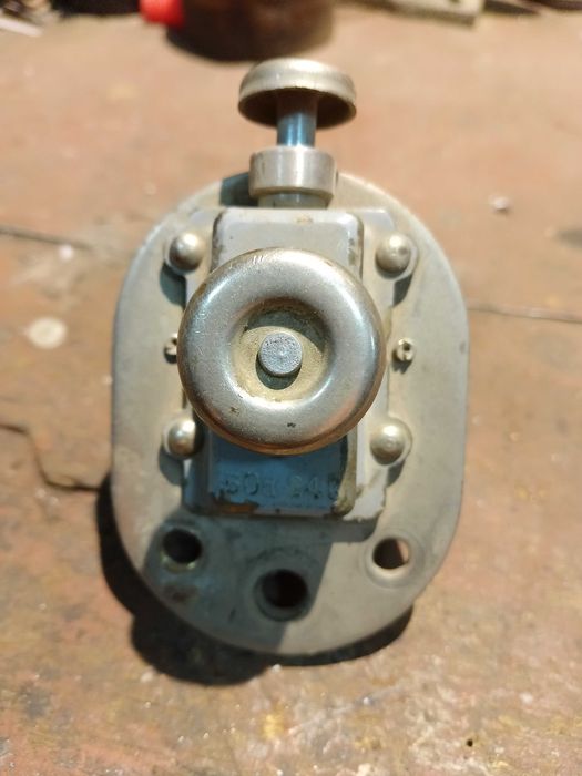 Выключатель массы, производства ссср, 50 а. , в отличном сост. Оригинл