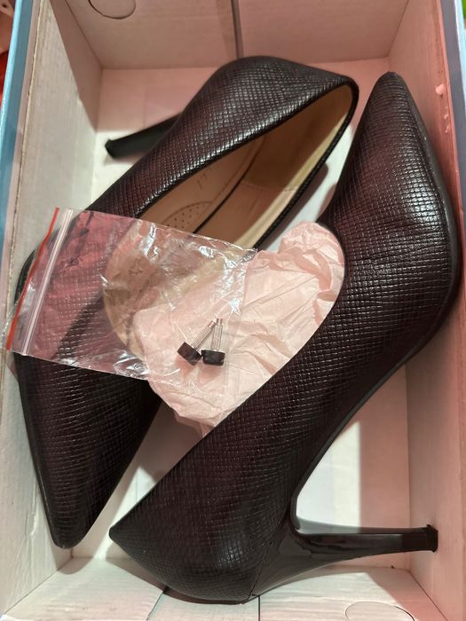 Vând pantofi Botinelli impecabili