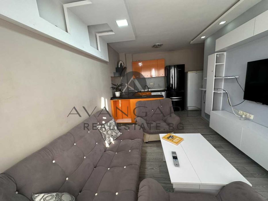 Продава се Тристаен апартамент в Пловдив, Кючук Париж - 76 кв.м за 1448 €/кв.м - Снимка #2