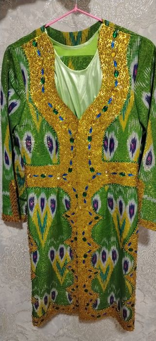 Платье красивого цвета