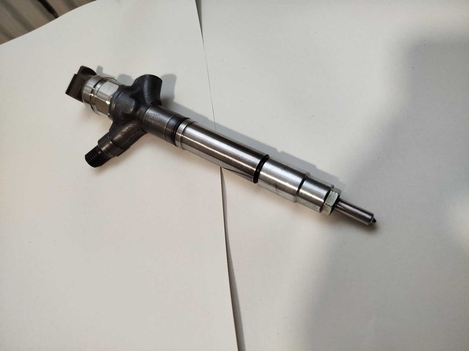 **Оригинална Дюза DENSO TOYOTA 2,2 D4D AVENSIS/Corola Verso/RAV 4 **