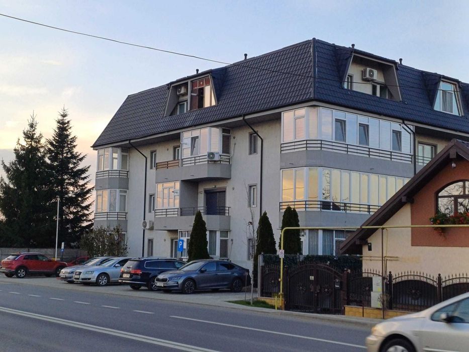 Proprietar inchiriez apartament 4 camere – 105 mp utili