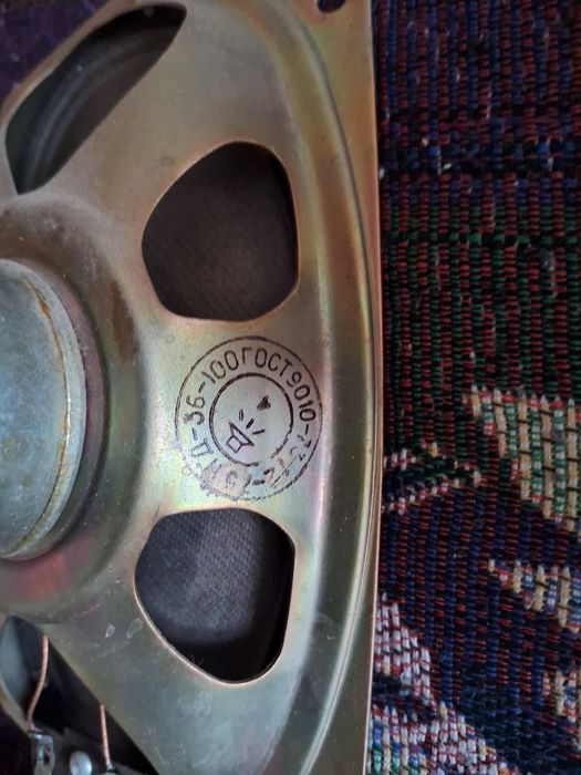 Разные динамики.