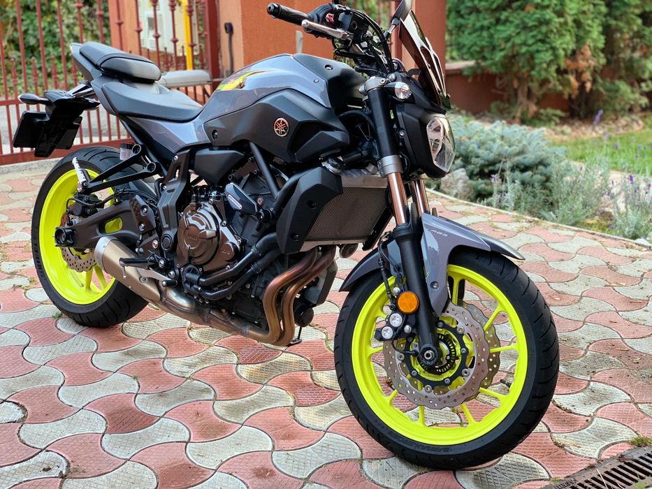 YAMAHA MT-07 2017 practic nou, dar la un preț corect.