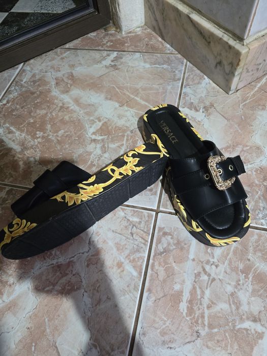 Papuci Versace noi