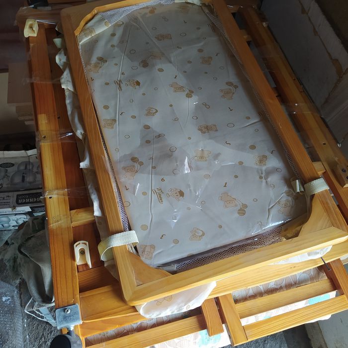 Продам  детскую кроватку
