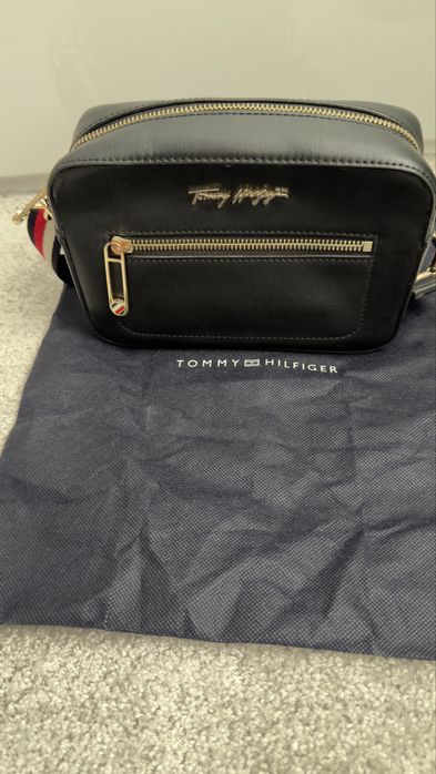 Чанта cross body Tommy Hilfiger