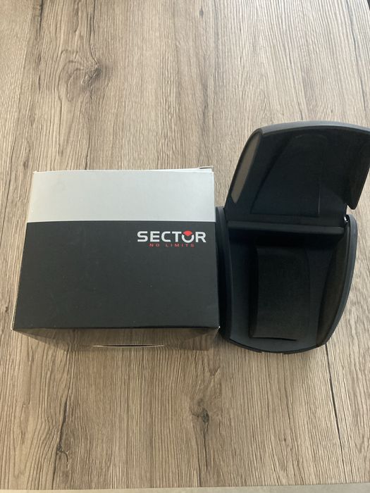 Часовник Sector два модела ( цената е обща )