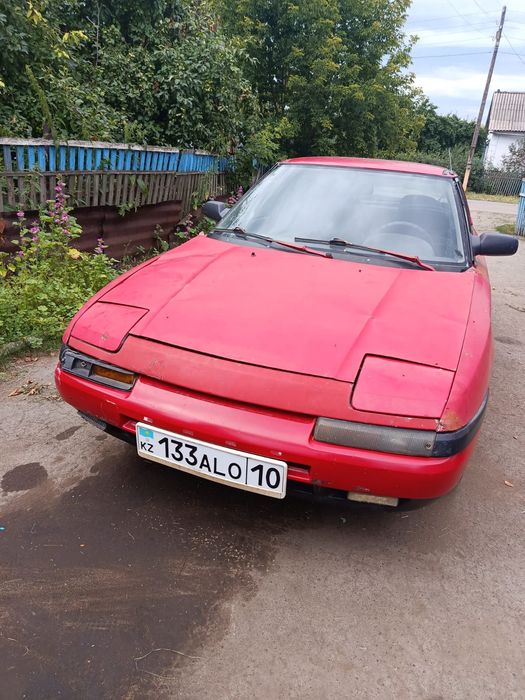 Продам машину Мазда 323