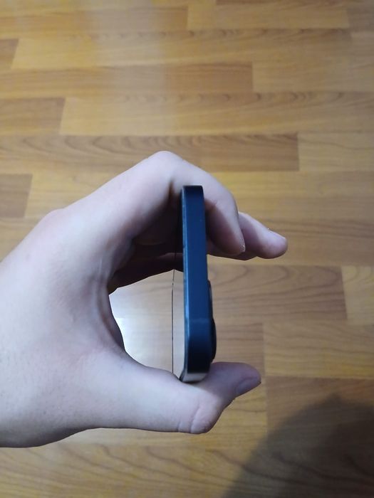 iPhone 13 Midnight 128 GB stare foarte bună.